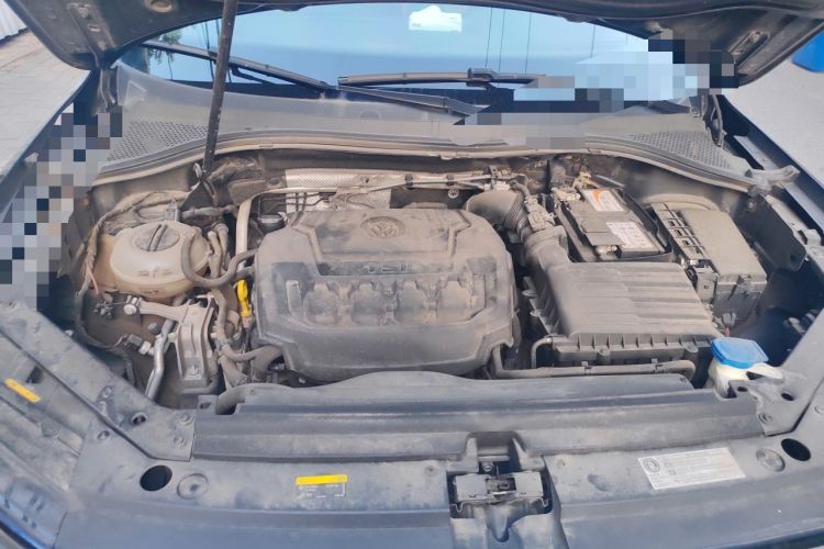 Used Volkswagen Tiguan L 2019 330TSI Automatic Two-Wheel Drive Smart Luxury Version China V Emission Standard Engine Bay