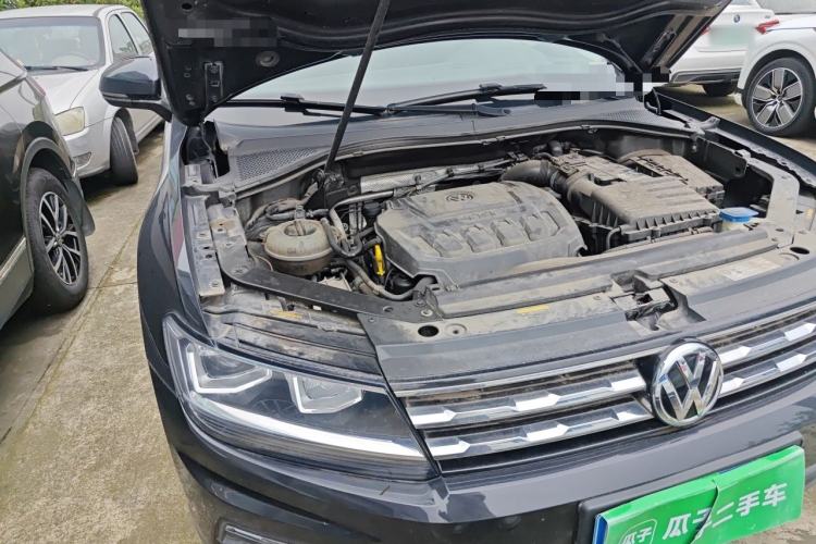 Used Volkswagen Tiguan L 2019 Updated Version 330TSI Automatic Two-Wheel Drive Panoramic Comfort Edition China VI Standard Engine Bay Right