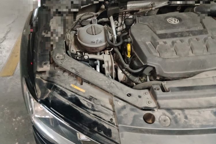 Used Volkswagen Tiguan L 2019 330TSI Automatic Two-Wheel Drive Smart Luxury Version China VI Standard Engine Bay Right