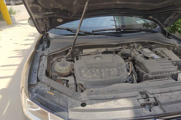 Used Volkswagen Tiguan L 2019 330TSI Automatic Two-Wheel Drive Luxury Edition China VI Standard Engine Bay Right