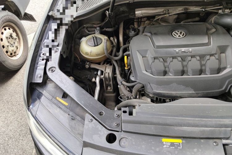 Used Volkswagen Tiguan L 2019 330TSI Automatic Two-Wheel Drive Panoramic Comfort Edition China V Standard Engine Bay Right