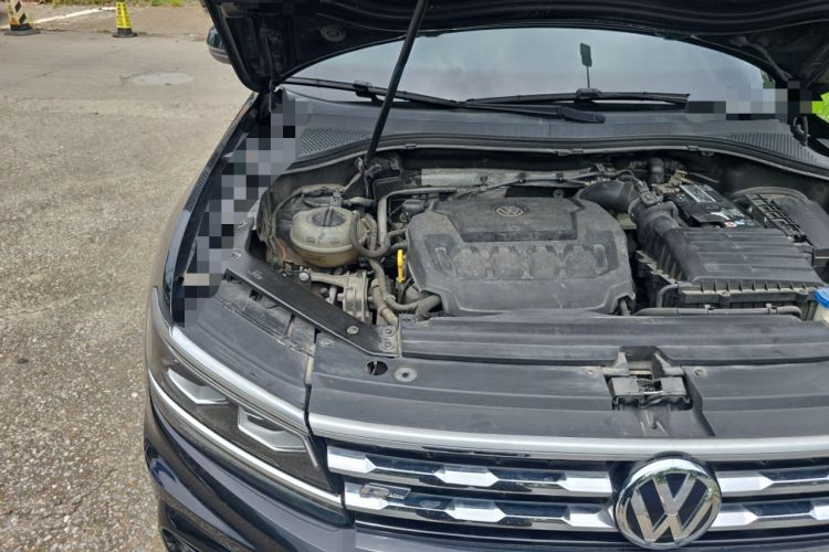 Used Volkswagen Tiguan L 2019 Restyled 330TSI Automatic Two-Wheel Drive R-Line Flagship Version China VI Standard Engine Bay Right