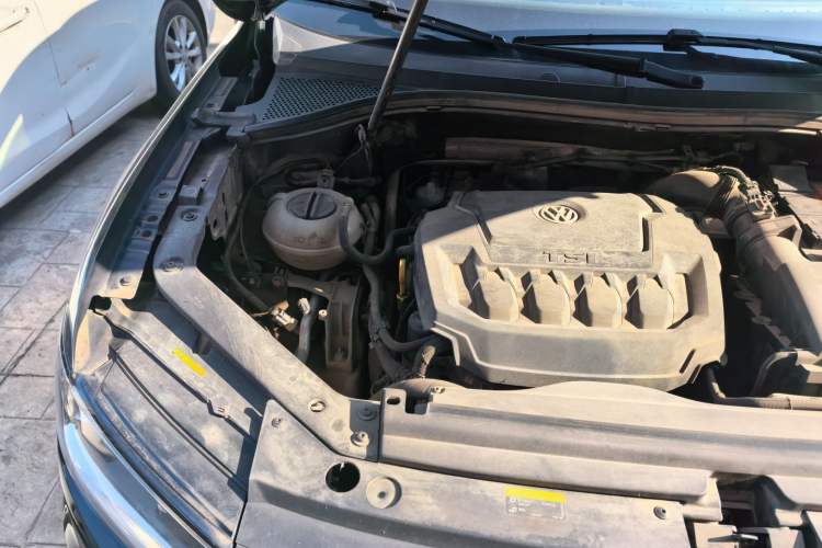 Used Volkswagen Tiguan L 2019 330TSI Automatic Two-Wheel Drive Panoramic Comfort Edition China VI Standard Engine Bay Right
