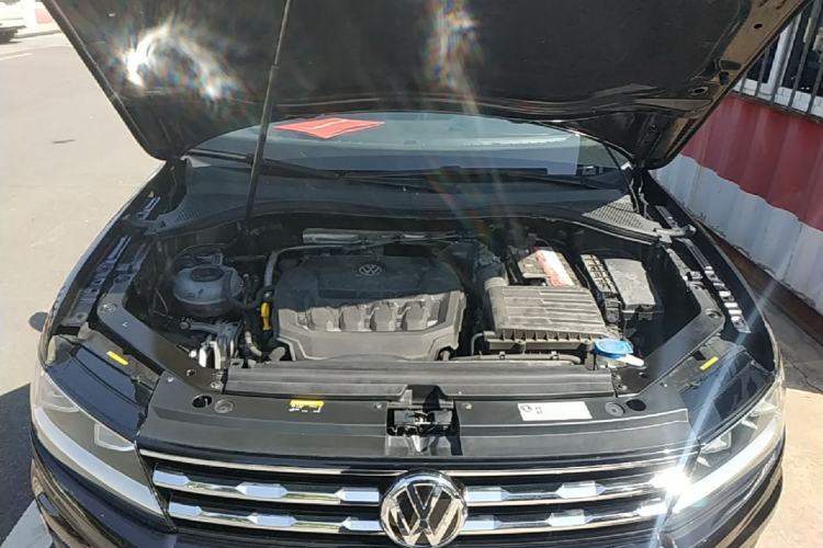 Used Volkswagen Tiguan L 2019 330TSI Automatic Two-Wheel Drive Smart Luxury Version China V Emission Standard Engine Bay