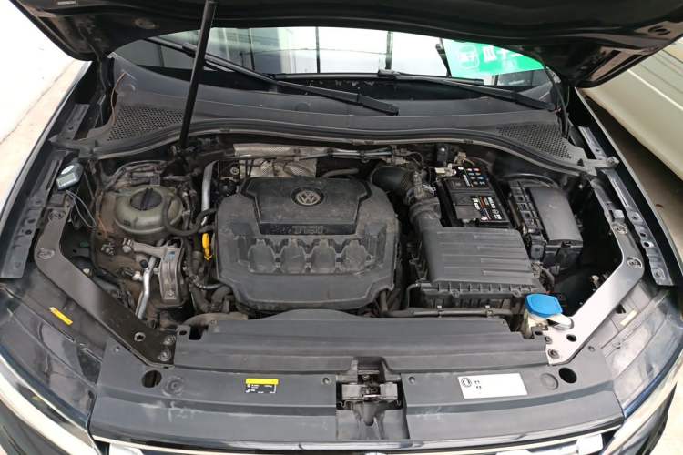Used Volkswagen Tiguan L 2019 330TSI Automatic Two-Wheel Drive Panoramic Comfort Edition China V Standard Engine Bay