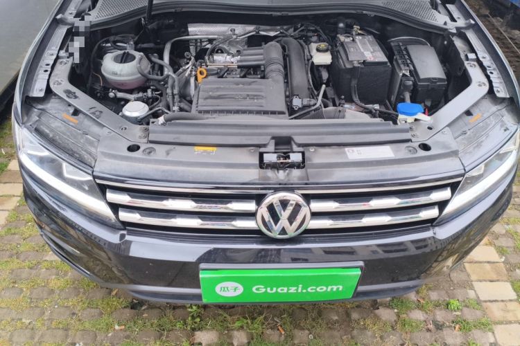 Used Volkswagen Tiguan L 2019 Revised Version 280TSI Automatic Two-Wheel Drive Panoramic Comfort Edition China VI Standard Engine Bay