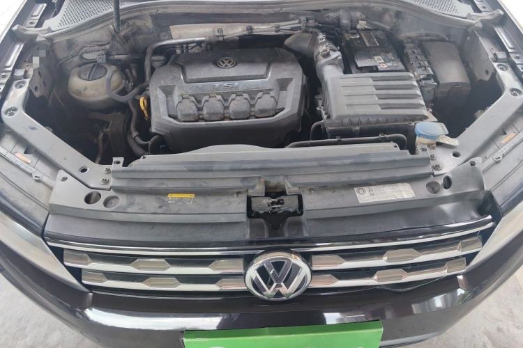 Used Volkswagen Tiguan L 2019 Revised 330TSI Automatic Two-Wheel Drive Smart & Luxury Edition China VI Standard Engine Bay