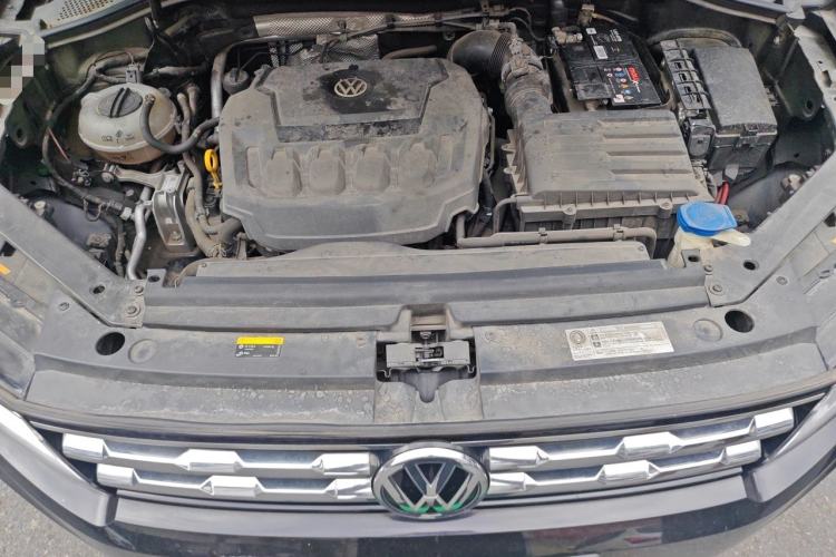 Used Volkswagen Tiguan L 2019 330TSI Automatic Two-Wheel Drive Smart Luxury Version China VI Standard Engine Bay