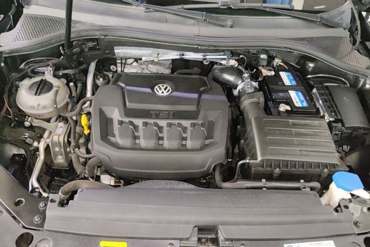 Used Volkswagen Tiguan L 2019 330TSI Automatic Two-Wheel Drive Panoramic Comfort Edition China V Standard Engine Bay