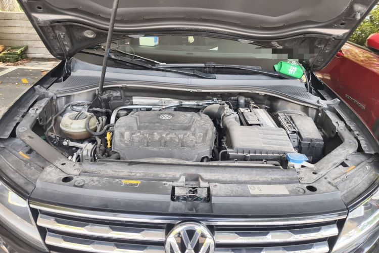 Used Volkswagen Tiguan L 2019 330TSI Automatic Two-Wheel Drive Panoramic Comfort Edition China VI Standard Engine Bay