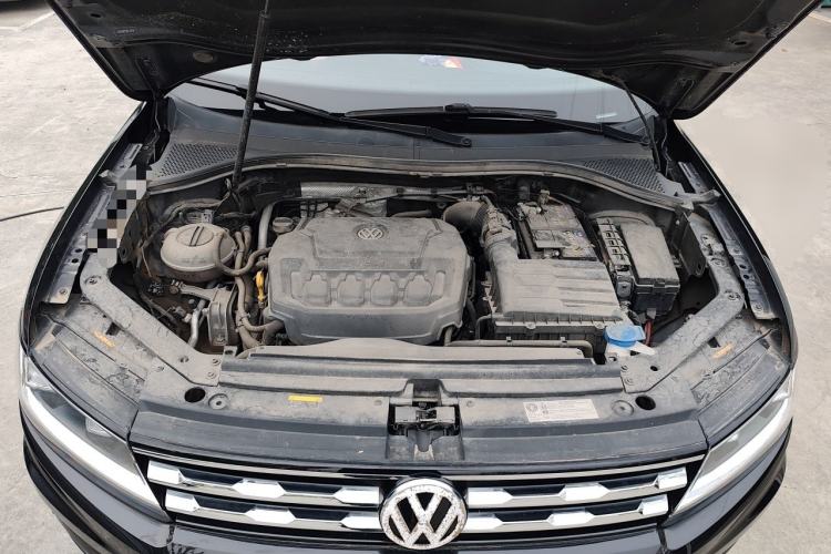 Used Volkswagen Tiguan L 2019 Revised 330TSI Automatic Two-Wheel Drive Smart & Luxury Edition China VI Standard Engine Bay