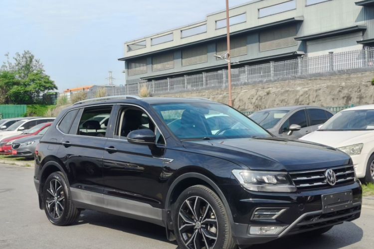 Used Volkswagen Tiguan L 2019 Revised 330TSI Automatic Two-Wheel Drive Smart & Luxury Edition China VI Standard Exterior 1