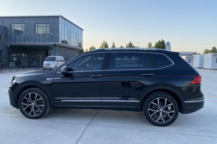 Used Volkswagen Tiguan L 2019 330TSI Automatic Two-Wheel Drive Smart Luxury Version China V Emission Standard Exterior 1