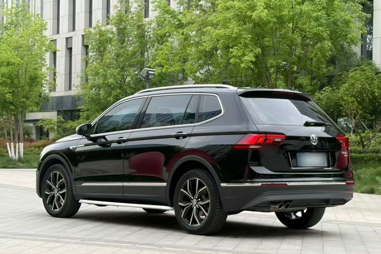 Used Volkswagen Tiguan L 2019 330TSI Automatic Two-Wheel Drive Smart Luxury Version China V Emission Standard Exterior 3