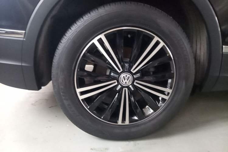 Used Volkswagen Tiguan L 2019 Updated Version 330TSI Automatic Two-Wheel Drive Panoramic Comfort Edition China VI Standard Exterior 5