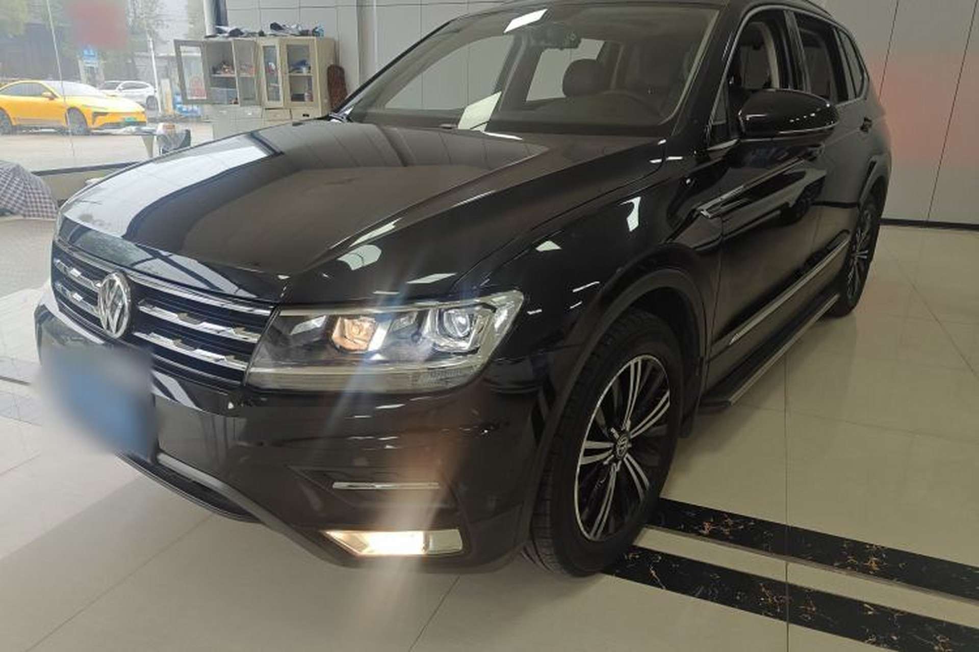 Used Volkswagen Tiguan L 2019 330TSI Automatic Two-Wheel Drive Panoramic Comfort Edition China V Standard Front Left 45 Deg