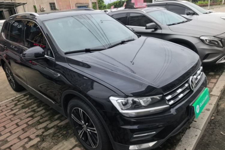 Used Volkswagen Tiguan L 2019 Updated Version 330TSI Automatic Two-Wheel Drive Panoramic Comfort Edition China VI Standard Front Right 45 Deg