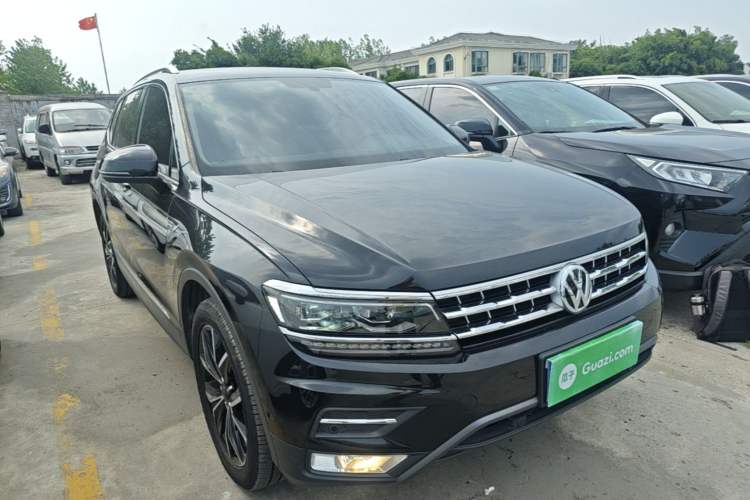 Used Volkswagen Tiguan L 2019 380TSI Automatic All-Wheel Drive Luxury Edition with 7 Seats China VI Standard Front Right 45 Deg