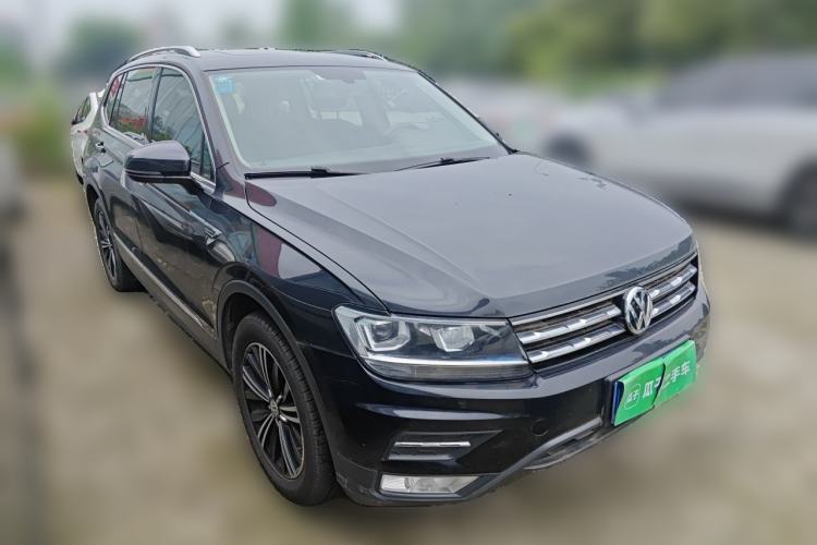 Used Volkswagen Tiguan L 2019 Updated Version 330TSI Automatic Two-Wheel Drive Panoramic Comfort Edition China VI Standard Front Right 45 Deg
