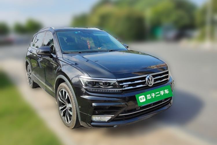 Used Volkswagen Tiguan L 2019 Restyled 330TSI Automatic Two-Wheel Drive R-Line Flagship Version China VI Standard Front Right 45 Deg