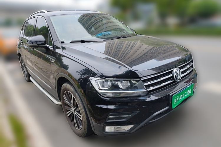 Used Volkswagen Tiguan L 2019 Revised Version 330TSI Automatic Two-Wheel Drive Panoramic Comfort Edition China V Standard Front Right 45 Deg