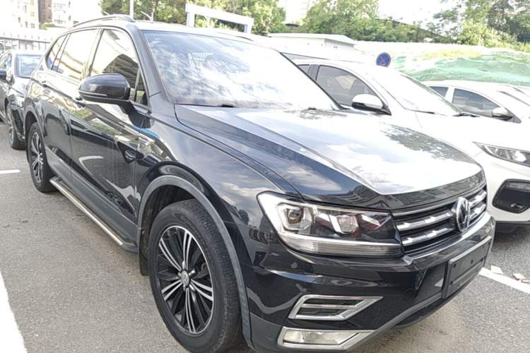 Used Volkswagen Tiguan L 2019 330TSI Automatic Two-Wheel Drive Luxury Edition China V Standard Front Right 45 Deg
