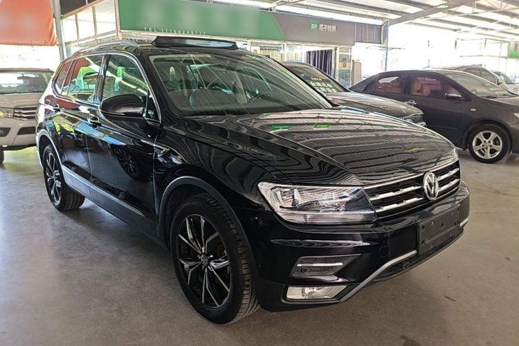 Used Volkswagen Tiguan L 2019 330TSI Automatic Two-Wheel Drive Smart Luxury Version China V Emission Standard Front Right 45 Deg