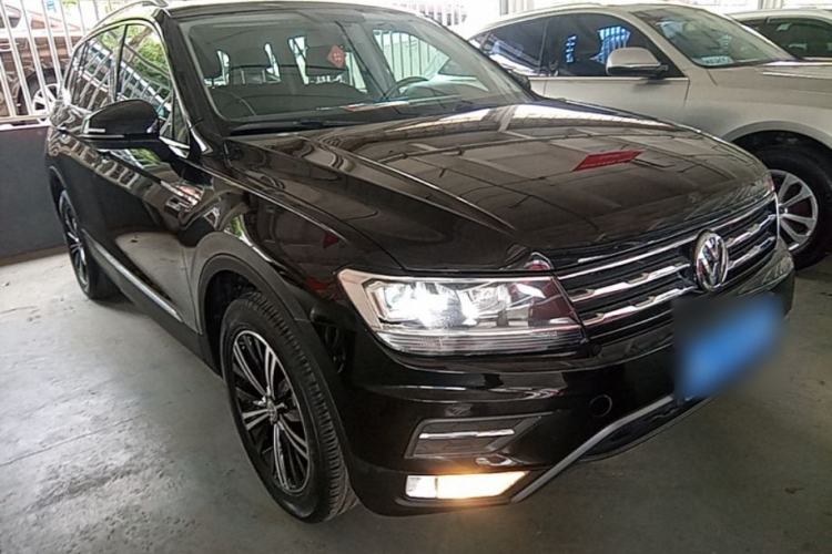Used Volkswagen Tiguan L 2019 Updated Version 330TSI Automatic Two-Wheel Drive Panoramic Comfort Edition China VI Standard Front Right 45 Deg