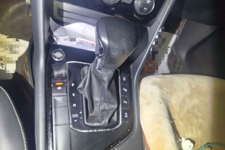 Used Volkswagen Tiguan L 2019 330TSI Automatic Two-Wheel Drive Smart Luxury Version China V Emission Standard Gear Lever