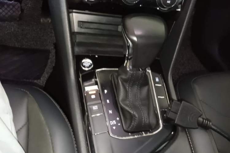 Used Volkswagen Tiguan L 2019 330TSI Automatic Two-Wheel Drive Panoramic Comfort Edition China VI Standard Gear Lever