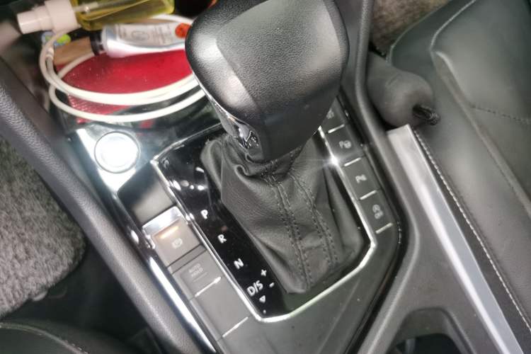 Used Volkswagen Tiguan L 2019 330TSI Automatic Two-Wheel Drive Panoramic Comfort Edition China V Standard Gear Lever