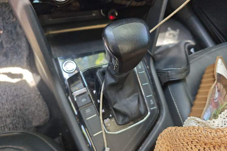 Used Volkswagen Tiguan L 2019 330TSI Automatic Two-Wheel Drive Panoramic Comfort Edition China VI Standard Gear Lever