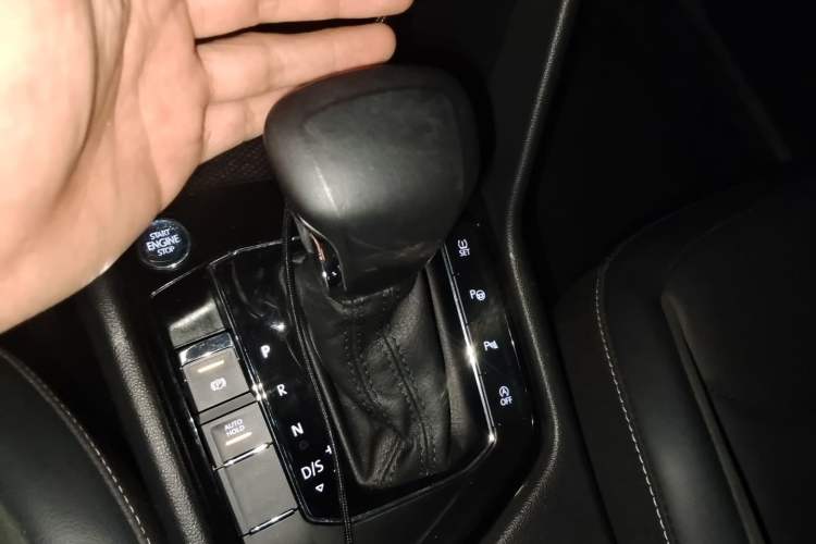 Used Volkswagen Tiguan L 2019 330TSI Automatic Two-Wheel Drive Smart Luxury Version China VI Standard Gear Lever
