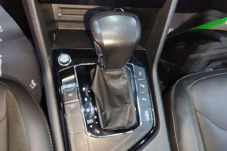 Used Volkswagen Tiguan L 2019 330TSI Automatic Two-Wheel Drive Smart Luxury Version China VI Standard Gear Lever