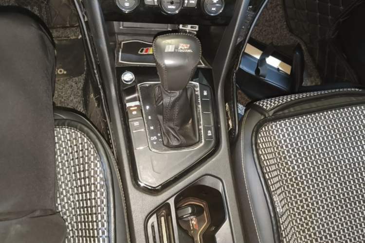 Used Volkswagen Tiguan L 2019 330TSI Automatic Two-Wheel Drive Panoramic Comfort Edition China VI Standard Gear Lever
