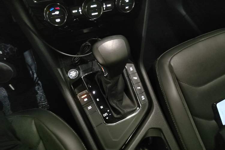 Used Volkswagen Tiguan L 2019 330TSI Automatic Two-Wheel Drive Smart Luxury Version China VI Standard Gear Lever