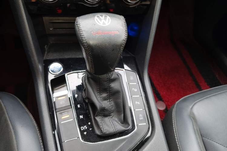 Used Volkswagen Tiguan L 2019 330TSI Automatic Two-Wheel Drive Smart Luxury Version China VI Standard Gear Lever