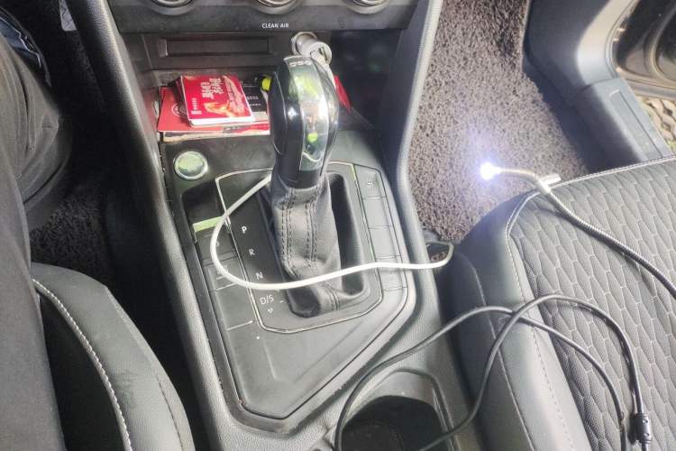 Used Volkswagen Tiguan L 2019 330TSI Automatic Two-Wheel Drive Luxury Edition China VI Standard Gear Lever