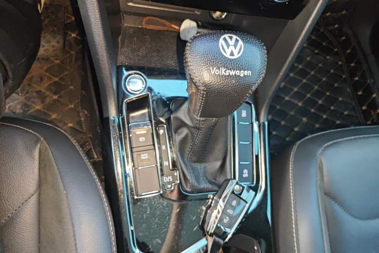 Used Volkswagen Tiguan L 2019 330TSI Automatic Two-Wheel Drive Panoramic Comfort Edition China VI Standard Gear Lever