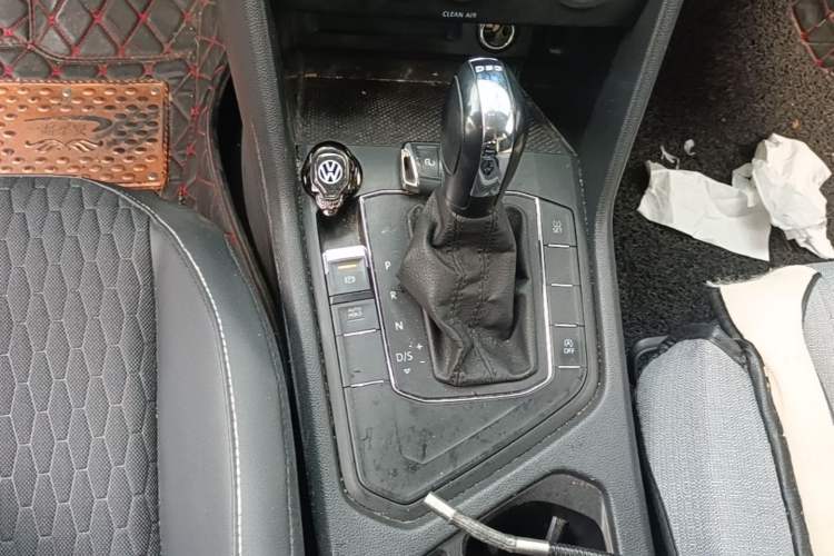 Used Volkswagen Tiguan L 2019 330TSI Automatic Two-Wheel Drive Luxury Edition China VI Standard Gear Lever