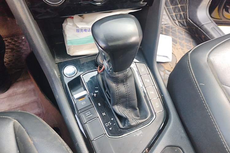 Used Volkswagen Tiguan L 2019 Revised 330TSI Automatic Two-Wheel Drive Smart & Luxury Edition China VI Standard Gear Lever