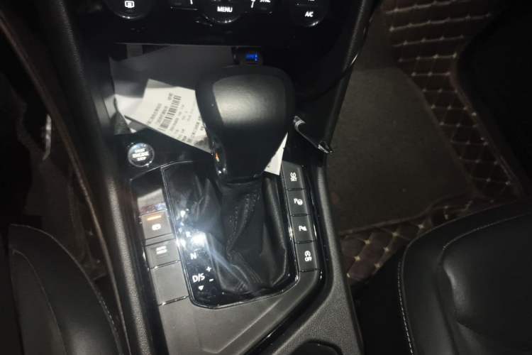 Used Volkswagen Tiguan L 2019 330TSI Automatic Two-Wheel Drive Smart Luxury Version China V Emission Standard Gear Lever