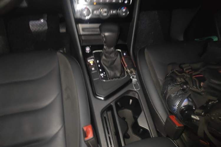 Used Volkswagen Tiguan L 2019 330TSI Automatic Two-Wheel Drive Smart Luxury Version China VI Standard Gear Lever