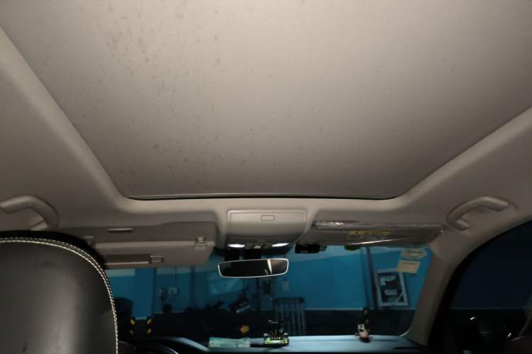 Used Volkswagen Tiguan L 2019 330TSI Automatic Two-Wheel Drive Smart Luxury Version China VI Standard Headliner