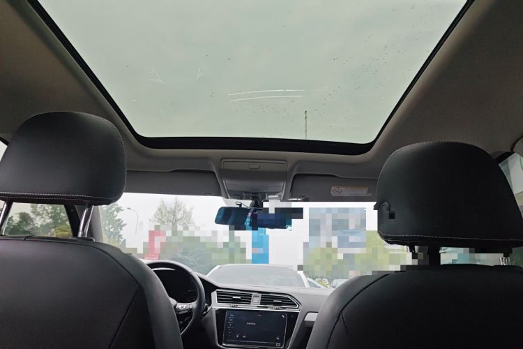 Used Volkswagen Tiguan L 2019 Updated Version 330TSI Automatic Two-Wheel Drive Panoramic Comfort Edition China VI Standard Headliner