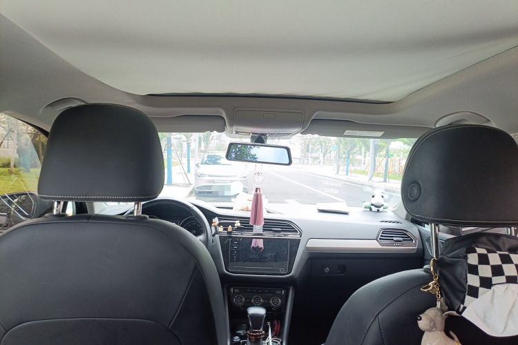 Used Volkswagen Tiguan L 2019 Updated Version 330TSI Automatic Two-Wheel Drive Panoramic Comfort Edition China VI Standard Headliner