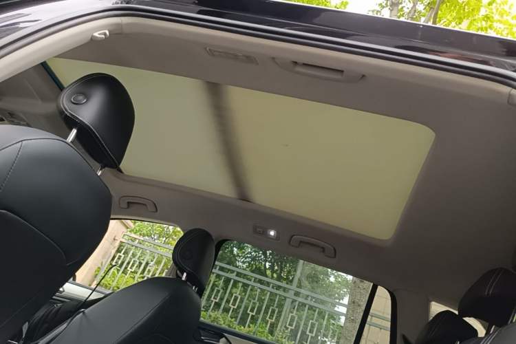 Used Volkswagen Tiguan L 2019 Revised Version 280TSI Automatic Two-Wheel Drive Panoramic Comfort Edition China VI Standard Headliner
