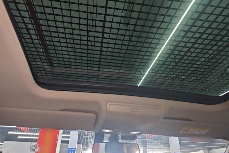Used Volkswagen Tiguan L 2019 330TSI Automatic Two-Wheel Drive Panoramic Comfort Edition China VI Standard Headliner