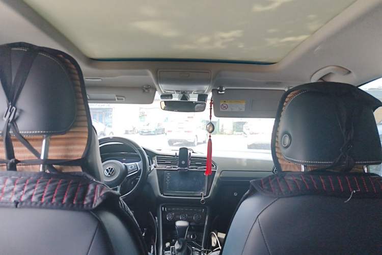 Used Volkswagen Tiguan L 2019 Revised 330TSI Automatic Two-Wheel Drive R-Line Flagship Edition China V Emission Standard Headliner