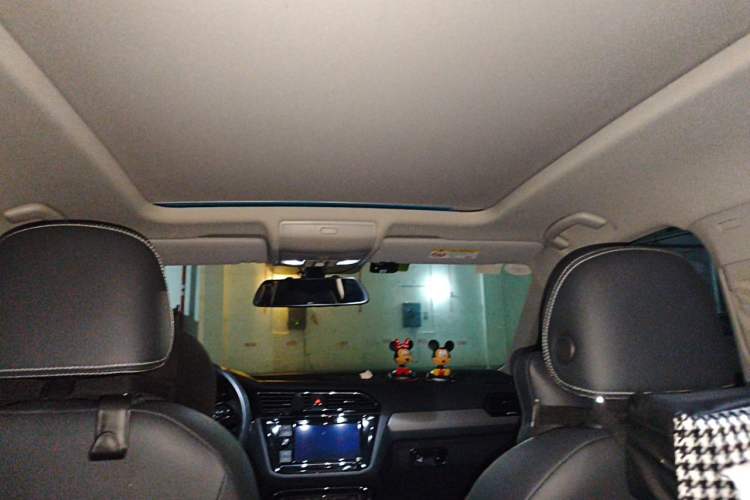 Used Volkswagen Tiguan L 2019 330TSI Automatic Two-Wheel Drive Panoramic Comfort Edition China VI Standard Headliner